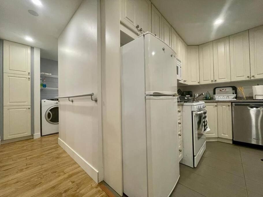 Westview Vacation Rental - Two Br House Норт-Ванкувер Екстер'єр фото